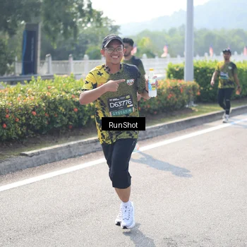 Runner Photo 6937750
