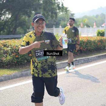 Runner Photo 6937754