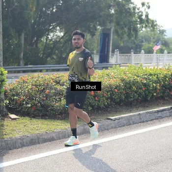 Runner Photo 6937773