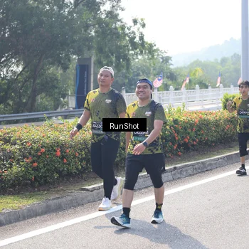 Runner Photo 6937842