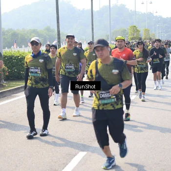 Runner Photo 6937843