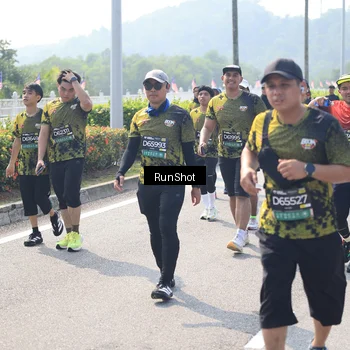 Runner Photo 6937847