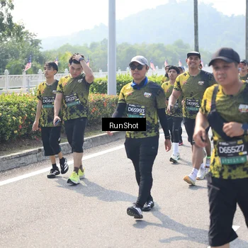 Runner Photo 6937848