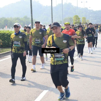 Runner Photo 6937851