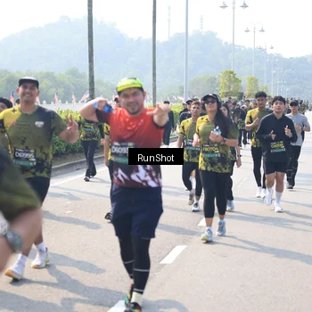 Runner Photo 6937853