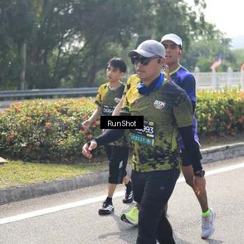 Runner Photo 6937859