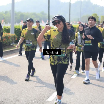 Runner Photo 6937869
