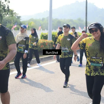 Runner Photo 6937871