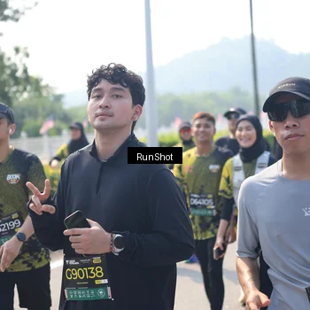 Runner Photo 6937884