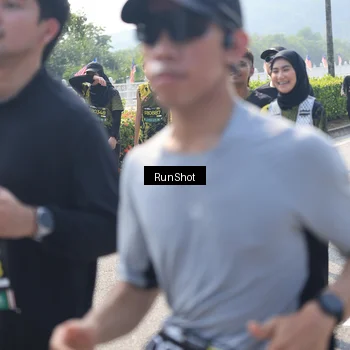 Runner Photo 6937887