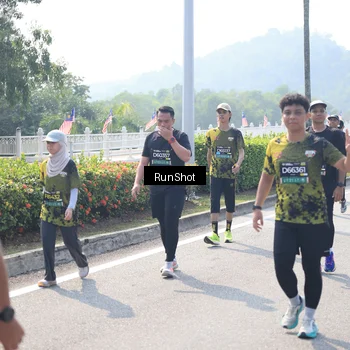 Runner Photo 6937960