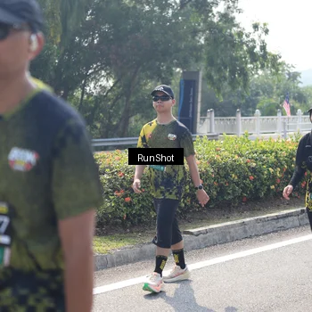 Runner Photo 6938010