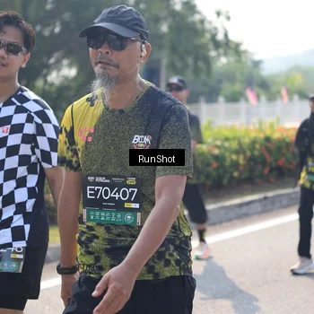 Runner Photo 6938011