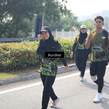 Runner Photo 6938018