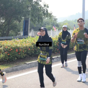 Runner Photo 6938022