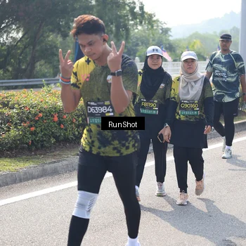 Runner Photo 6938036