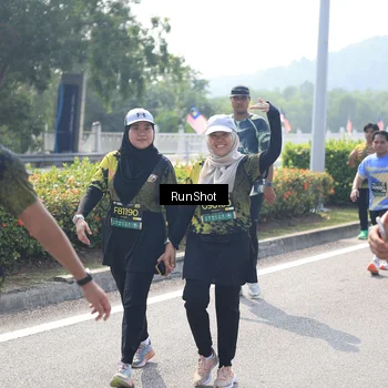Runner Photo 6938038