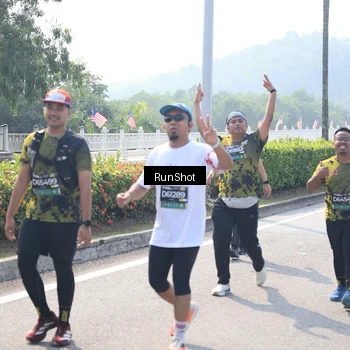 Runner Photo 6938092