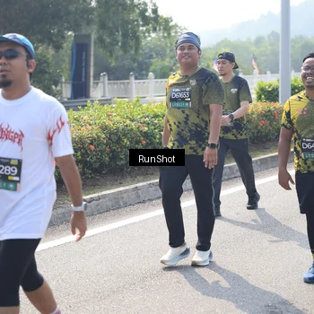 Runner Photo 6938102