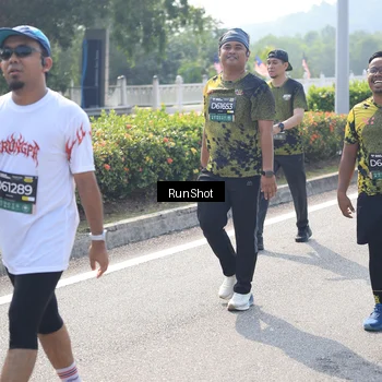 Runner Photo 6938103