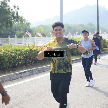 Runner Photo 6938111