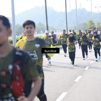 Runner Photo 6938195
