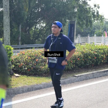 Runner Photo 6938215