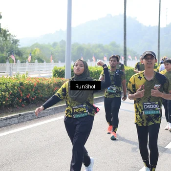 Runner Photo 6938248
