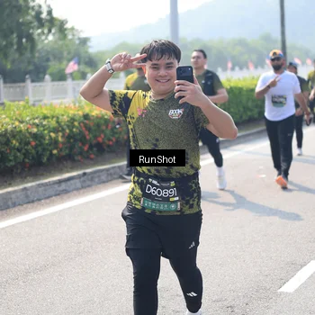 Runner Photo 6938280
