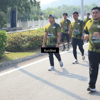 Runner Photo 6938291