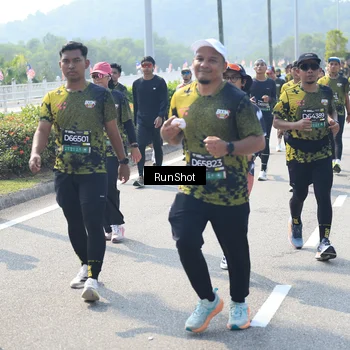 Runner Photo 6938310