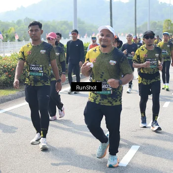 Runner Photo 6938311