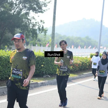 Runner Photo 6938388