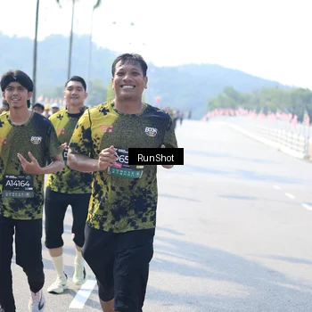 Runner Photo 6938417