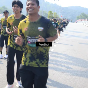Runner Photo 6938421
