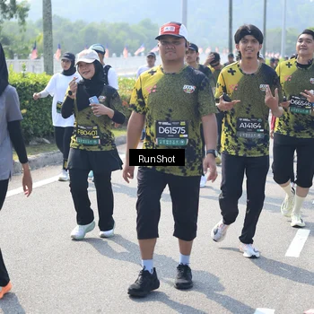 Runner Photo 6938423