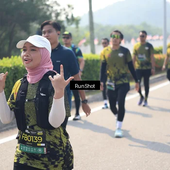 Runner Photo 6938640