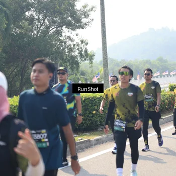 Runner Photo 6938643