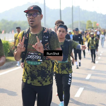 Runner Photo 6938672