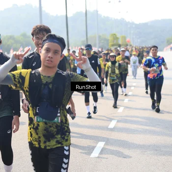 Runner Photo 6938678