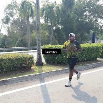 Runner Photo 6939112