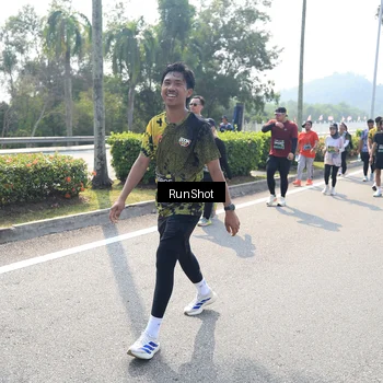 Runner Photo 6939689
