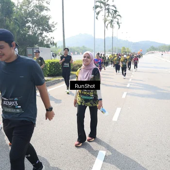 Runner Photo 6940004
