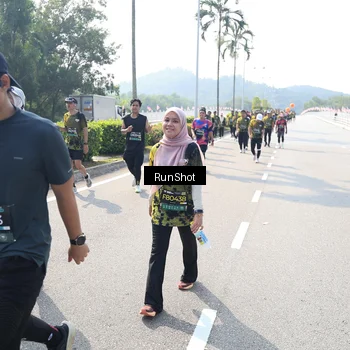 Runner Photo 6940006