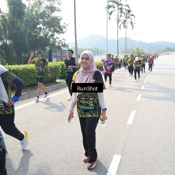 Runner Photo 6940009