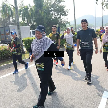 Runner Photo 6940013
