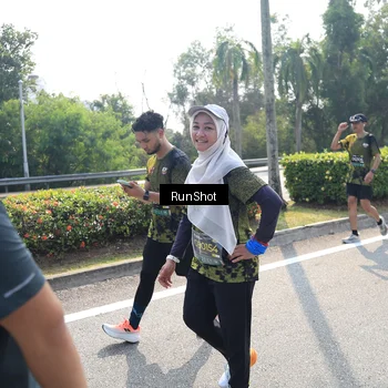 Runner Photo 6940014
