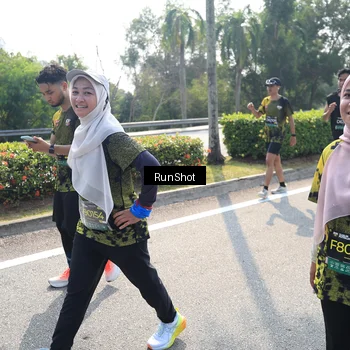 Runner Photo 6940015
