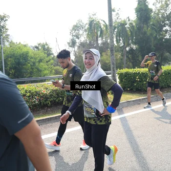 Runner Photo 6940020