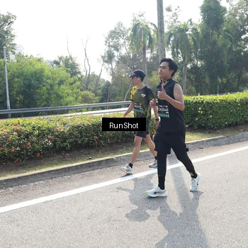 Runner Photo 6940025